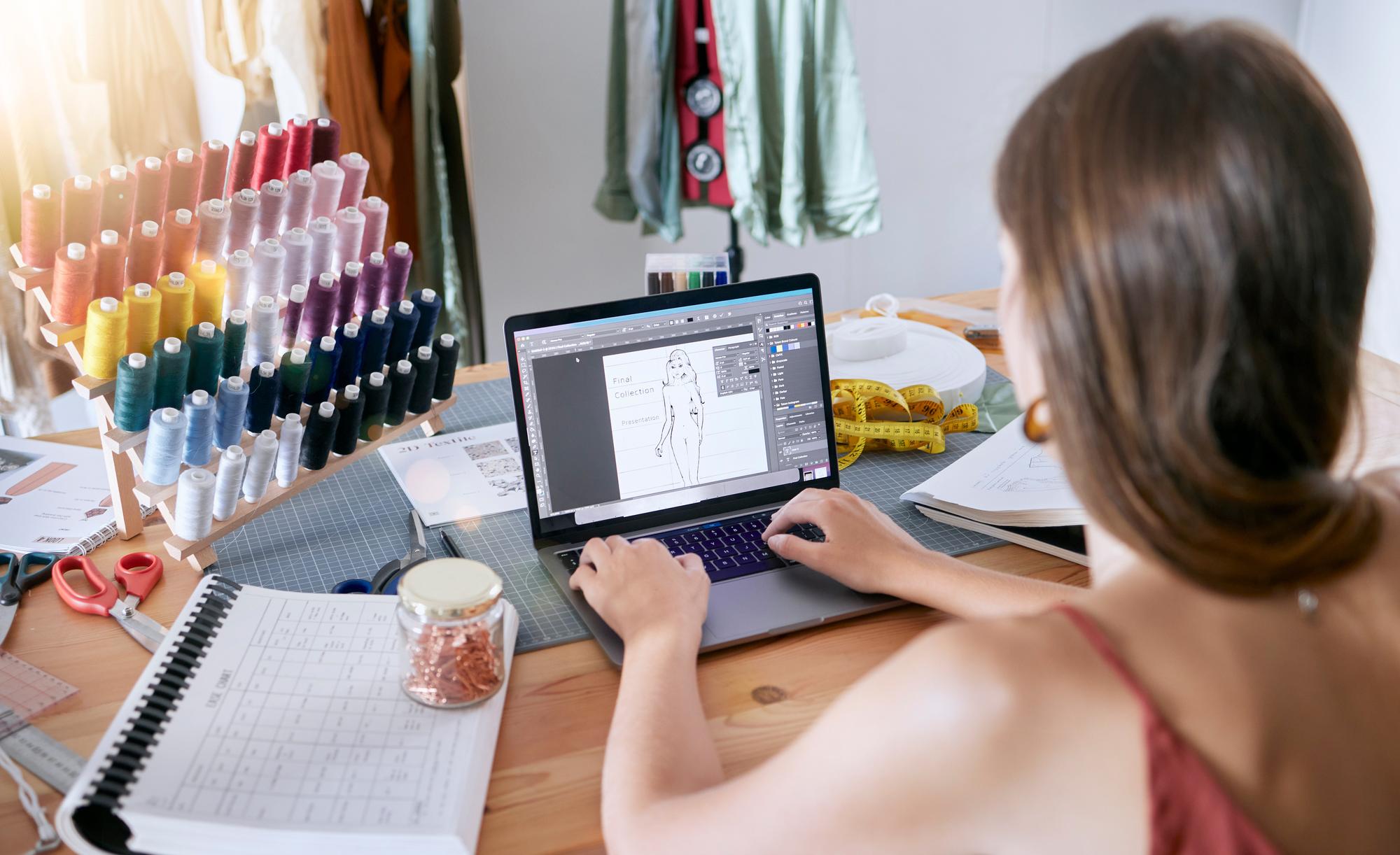 digitizing embroidery workflow on laptop